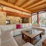 Ta Karag - Countryside Escape - Pool & Tennis Hal Ghaxiak