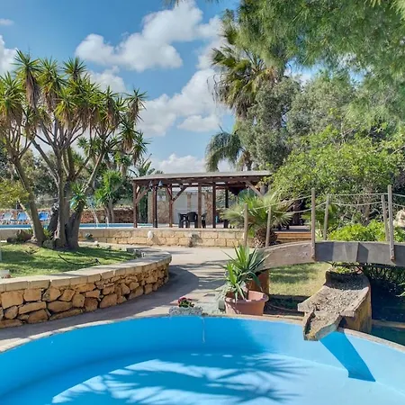 Villa Ta Karag - Countryside Escape - Pool & Tennis Hal Ghaxiak