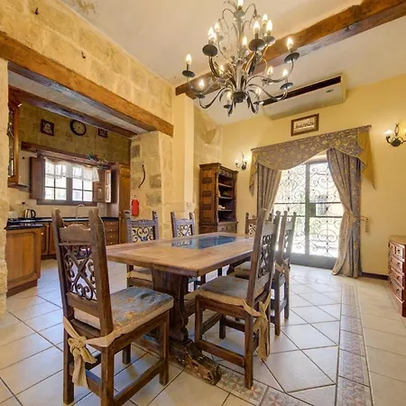 Villa Ta Karag - Countryside Escape - Pool & Tennis Hal Ghaxiak