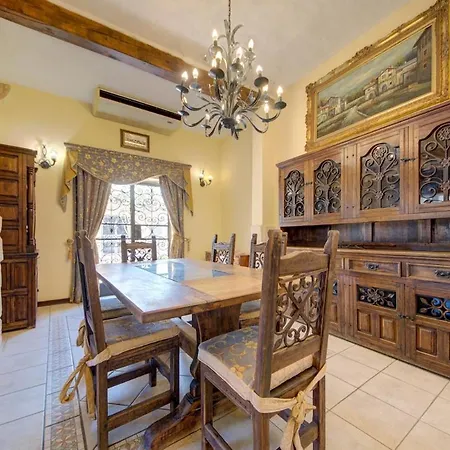 Ta Karag - Countryside Escape - Pool & Tennis Villa Hal Ghaxiak