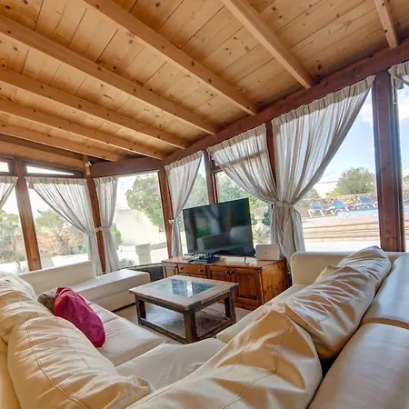 Villa Ta Karag - Countryside Escape - Pool & Tennis