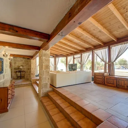 Villa Ta Karag - Countryside Escape - Pool & Tennis Hal Ghaxiak
