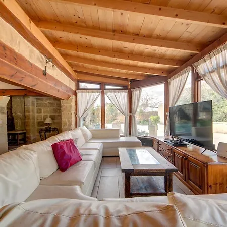 Villa Ta Karag - Countryside Escape - Pool & Tennis