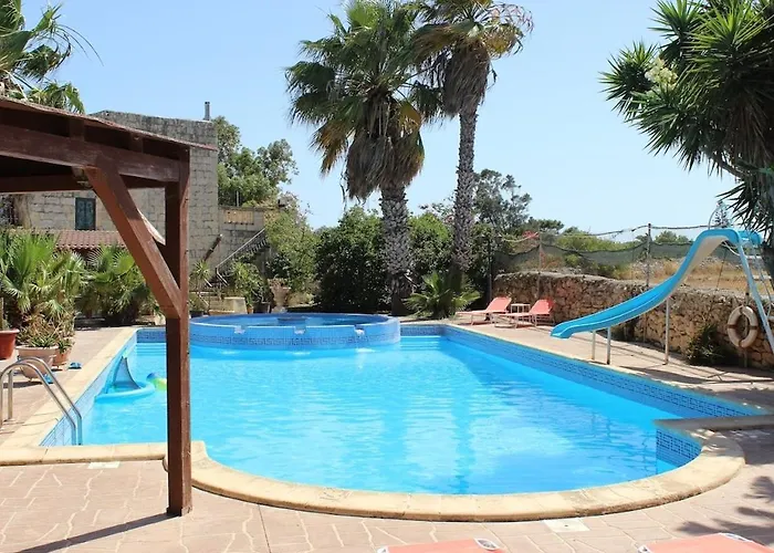 Ta Karag - Countryside Escape - Pool & Tennis Vilă *