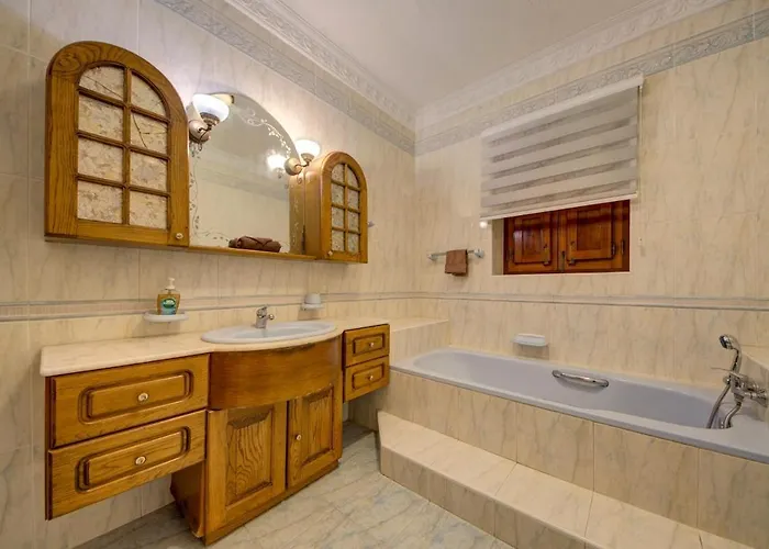 Vilă Ta Karag - Countryside Escape - Pool & Tennis