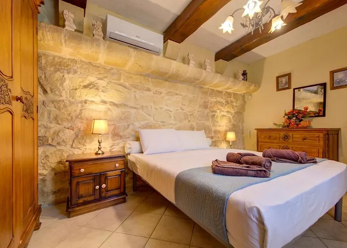 Ta Karag - Countryside Escape - Pool & Tennis Vilă Hal Ghaxiak