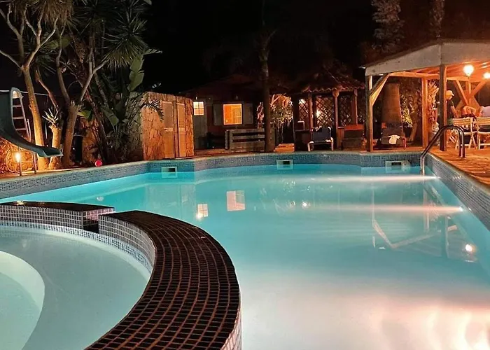 Vilă Ta Karag - Countryside Escape - Pool & Tennis