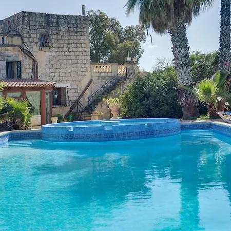 Ta Karag - Countryside Escape - Pool & Tennis Vila *