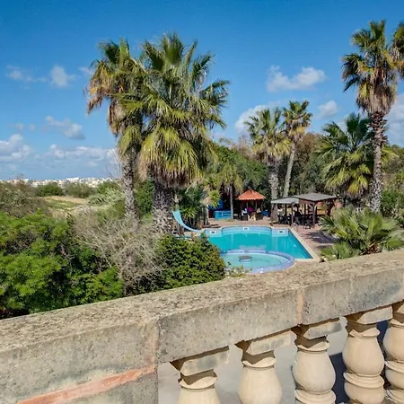 Ta Karag - Countryside Escape - Pool & Tennis Vila