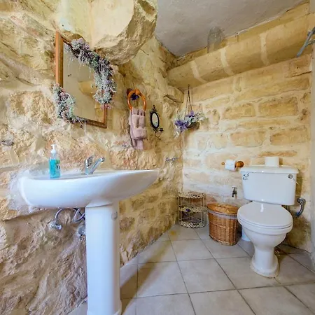 Ta Karag - Countryside Escape - Pool & Tennis Vila