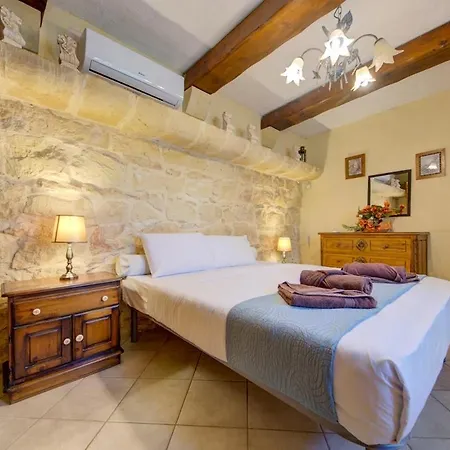 Ta Karag - Countryside Escape - Pool & Tennis Vila *