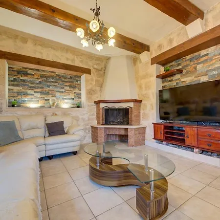 Ta Karag - Countryside Escape - Pool & Tennis *