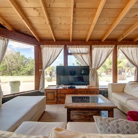 Ta Karag - Countryside Escape - Pool & Tennis Vila