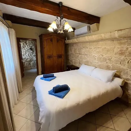 Vila Ta Karag - Countryside Escape - Pool & Tennis *