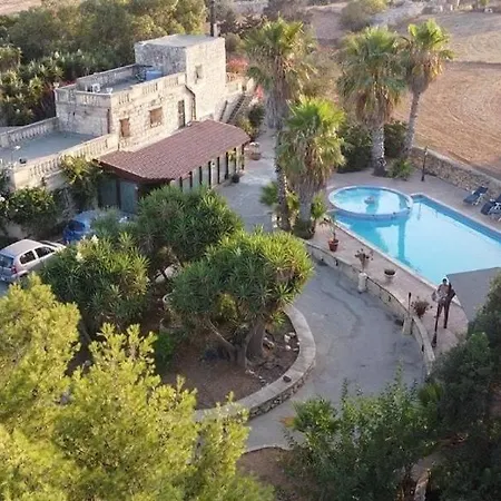 Ta Karag - Countryside Escape - Pool & Tennis Vila *