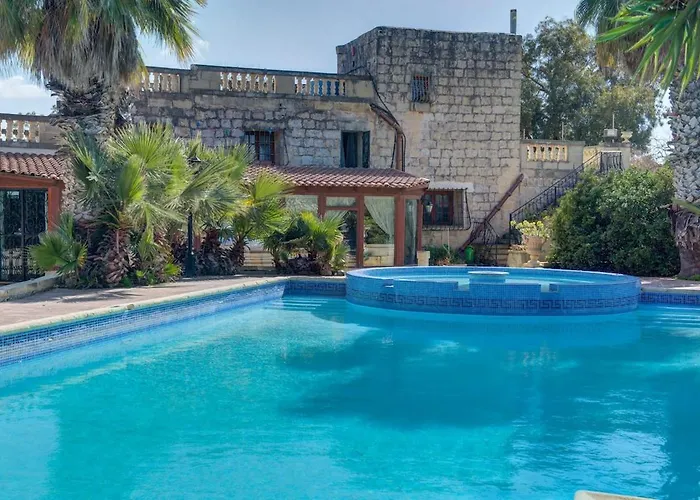 Villa Ta Karag - Countryside Escape - Pool & Tennis Hal Ghaxiak