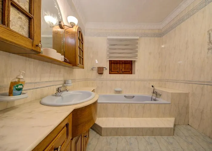 Villa Ta Karag - Countryside Escape - Pool & Tennis