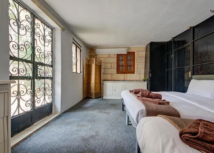 Ta Karag - Countryside Escape - Pool & Tennis Villa Hal Ghaxiak