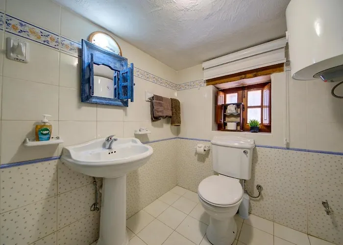 Ta Karag - Countryside Escape - Pool & Tennis Villa *