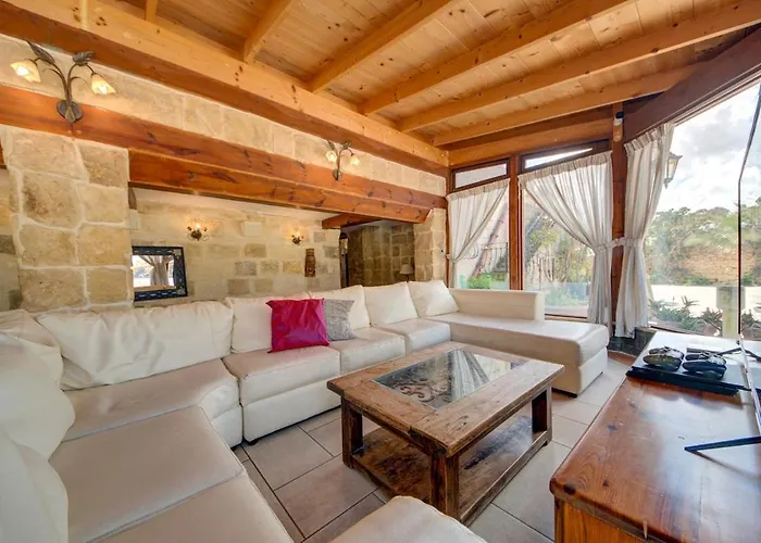 Ta Karag - Countryside Escape - Pool & Tennis Villa Hal Ghaxiak