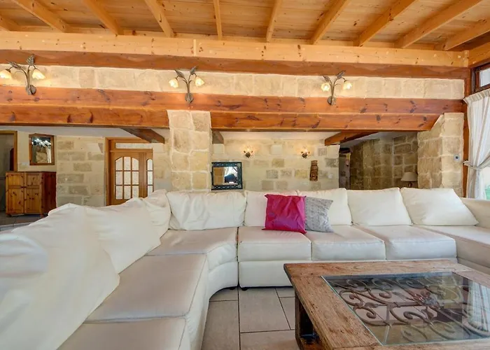 Villa Ta Karag - Countryside Escape - Pool & Tennis Hal Ghaxiak