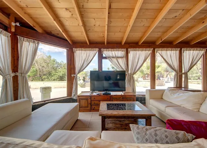 Ta Karag - Countryside Escape - Pool & Tennis Villa