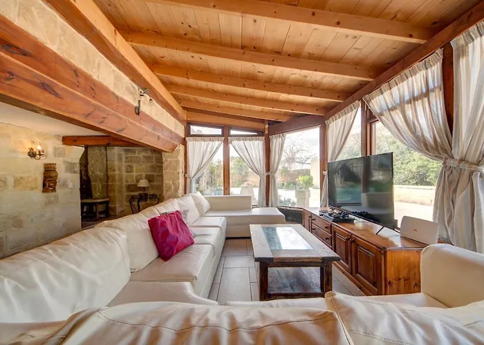 Villa Ta Karag - Countryside Escape - Pool & Tennis